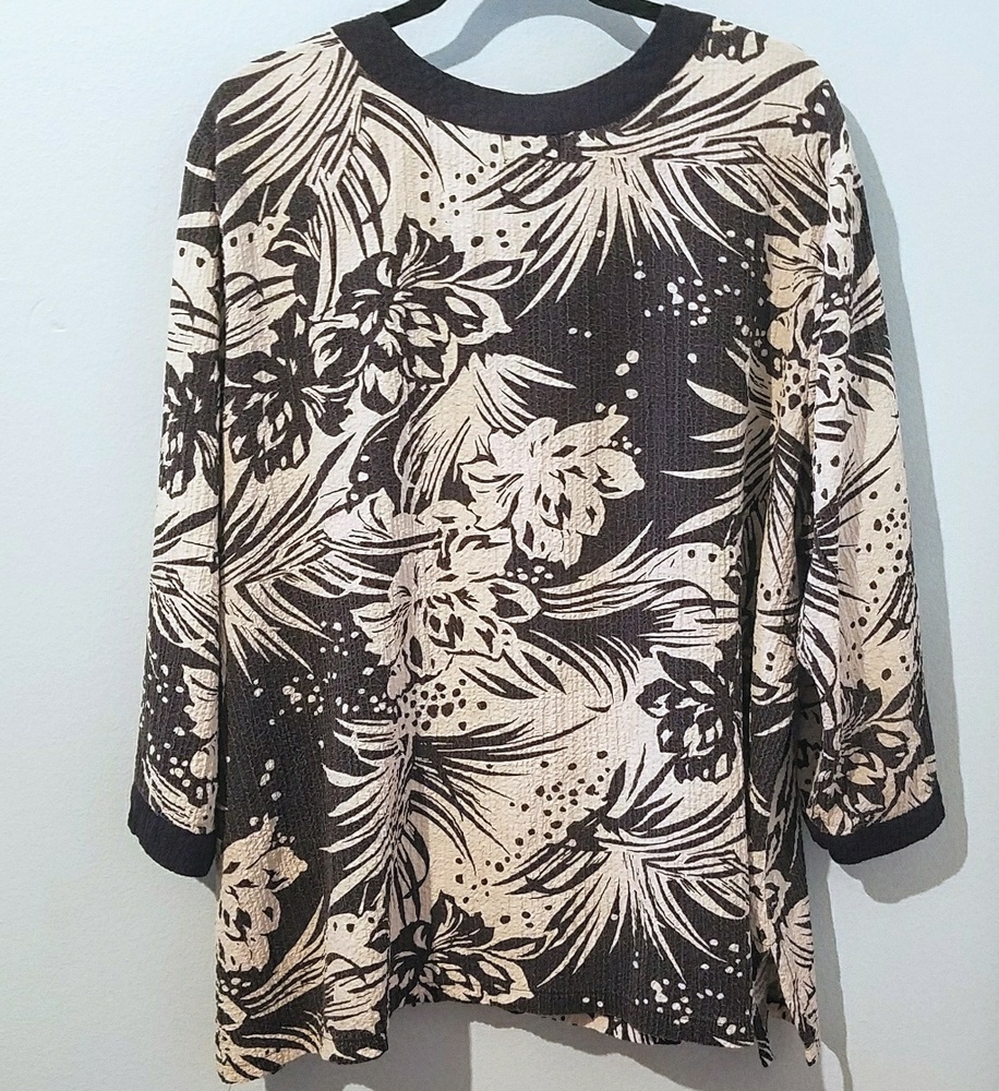Beautiful Dark Navy Tropical Print Tunic - Picture 3 of 3